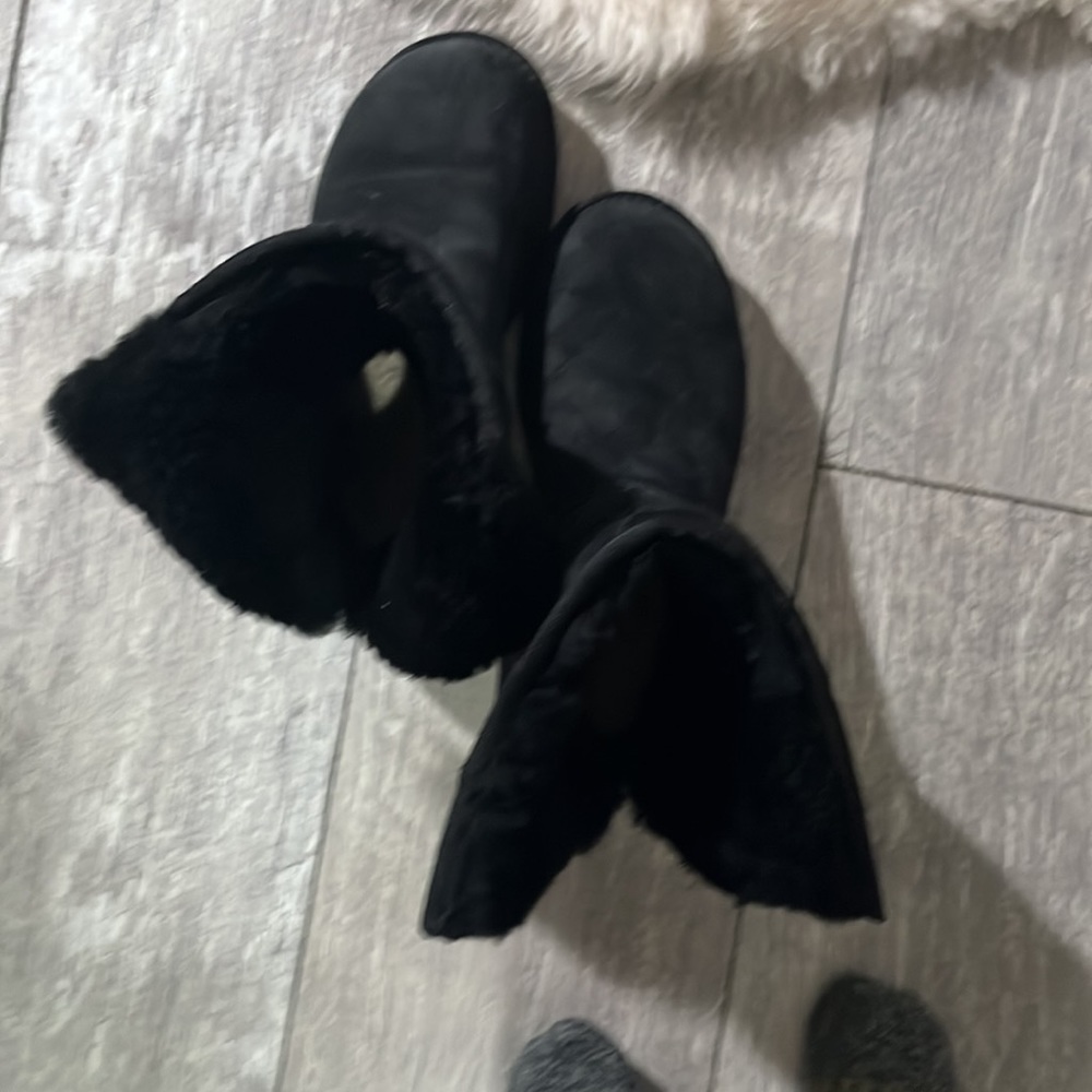 Unique Uggs - image 5